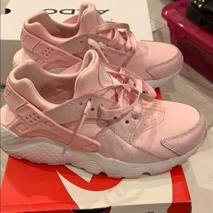 Nike pink sneakers